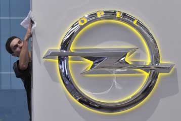 «Ενδοιασμούς» έχει η Κομισιόν για τη συμφωνία Opel και Magna