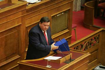 Ο Κ.Καραμανλής κάνει «αβάντα» στον Γ.Παπανδρέου, λέει ο πρόεδρος του ΛΑΟΣ