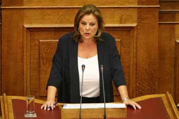 Μέτρα για έξοδο από την κρίση και νέες θέσεις εργασίας εξήγγειλε η υπουργός Οικονομίας