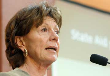 «Δεν χρειάζεται επανεξέταση της απόφασης για τη Magna» λέει η Γερμανία στην Opel