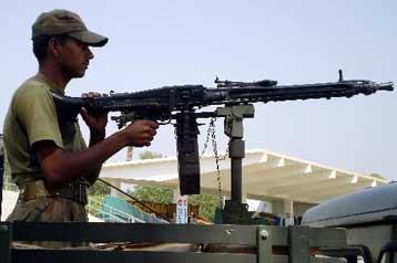 Στα προπύργια των Ταλιμπάν μάχεται ο πακιστανικός στρατός