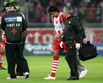 Τρεις εβδομάδες εκτός δράσης ο Ντιόγκο, ερωτηματικά για Τοροσίδη