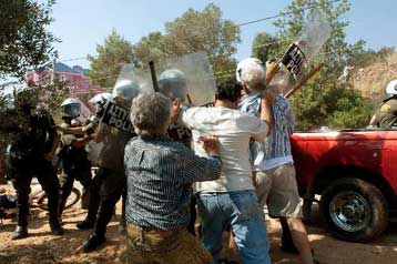 Νέα επεισόδια στο Γραμματικό μεταξύ κατοίκων και αστυνομίας