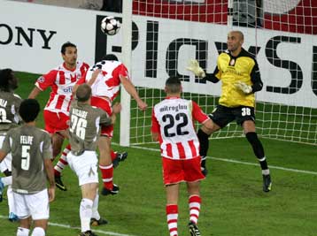 Ο Στολτίδης έκανε του… κεφαλιού του και ο Ολυμπιακός νίκησε 2-1 τη Σταντάρ στο 92