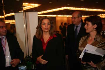 Ανω του 16% υπολογίζει την πτώση τουριστικών εσόδων για φέτος ο ΣΕΤΕ