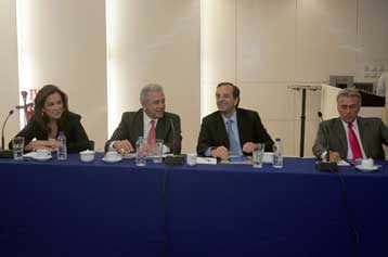 Με αιχμές εκατέρωθεν η προεκλογική εκστρατεία των υποψηφίων για την προεδρία της ΝΔ