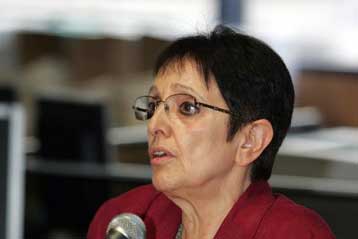 Να αναλάβει το κράτος το σύνολο των ναυπηγείων, ζητά η Αλέκα Παπαρήγα