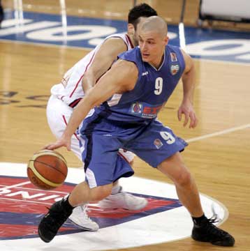 Μόνο με Έλληνες και ΜακΓκραθ η ΑΕΚ απέναντι στα Τρίκαλα