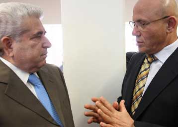 Καμία πρόοδος στο θέμα των περιουσιών μετά τη συνάντηση Χριστόφια-Ταλάτ