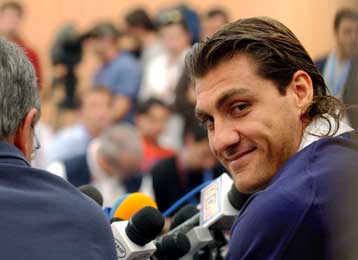 Ο Βιέρι ανακοίνωσε την αποχώρησή του από την ενεργό δράση