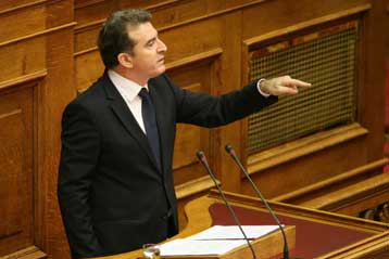 Τέλος και οι «ράμπο» και οι «χούλιγκαν», λέει ο Μ.Χρυσοχοΐδης