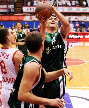 Νίκησε απουσίες, διακυμάνσεις και Αρμάνι ο Παναθηναϊκός με 75-67