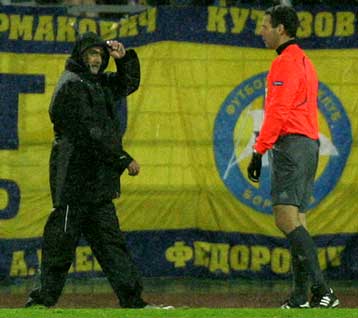 Προκλητικός και εριστικός ο διαιτητής σύμφωνα με τον Μπάγεβιτς