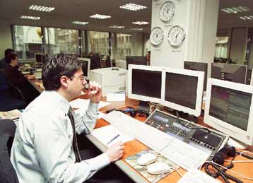 Ανησυχία για αύξηση του κόστους κρατικού δανεισμού μετά την υποβάθμιση της Fitch