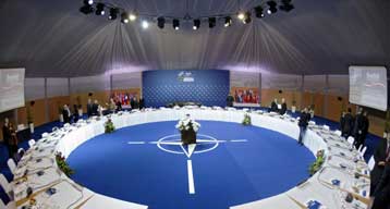 Σύνοδος του ΝΑΤΟ για το Αφγανιστάν, με συμμετοχή-έκπληξη του στρατηγού Μακρίσταλ