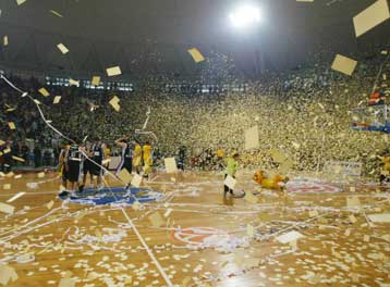 Αρχίζει η δράση στα παρκέ με ντέρμπι Αρης-Ολυμπιακός