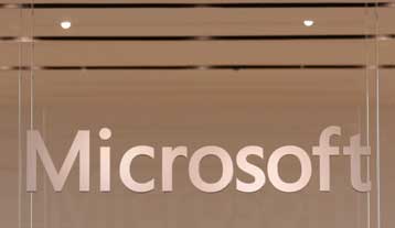 Μικρότερη των εκτιμήσεων η πτώση κερδών για τη Microsoft το γ τρίμηνο