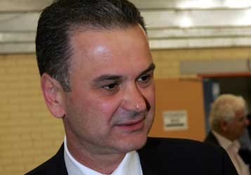 O Σωκράτης Ξυνίδης εξελέγη ο νέος γραμματέας του ΠΑΣΟΚ