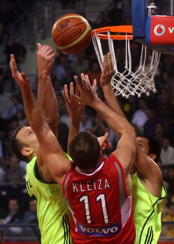 Ο Ολυμπιακός έδειξε τα «δόντια» του κερδίζοντας τον Αρη στο Αλεξάνδρειο