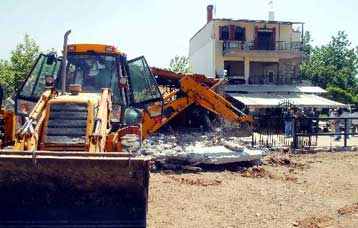 Αντισυνταγματική η νομιμοποίηση των ημιυπαίθριων χώρων, λέει το ΣτΕ