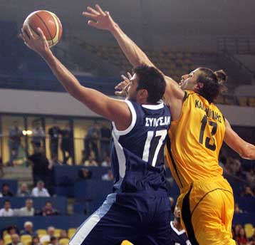 Ήττα της ΑΕΚ από τα Τρίκαλα και παραδοχή της άσχημης κατάστασης από Καραμανλή