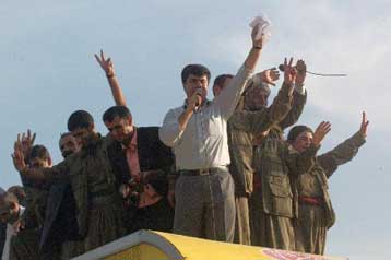 «Παγώνει» η επιστροφή κι άλλων Κούρδων ανταρτών στην Τουρκία