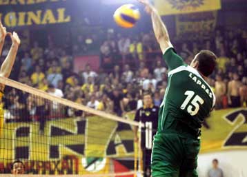 Κάτοικος κορυφής εξακολουθεί να είναι ο Ηρακλής, ο Παναθηναϊκός 3-0 σετ την ΑΕΚ