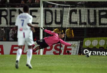 Οι ήττες της Λιόν και της Μονπελιέ έφεραν στην κορυφή την Μπορντό