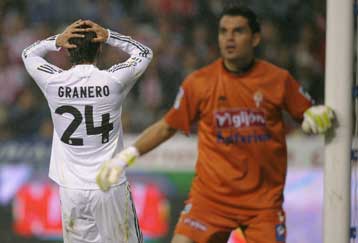 Οι ισοπαλίες της Ρεάλ και της Σεβίλης, δίνουν ευκαιρία «μοναξιάς» στην Μπαρτσελόνα