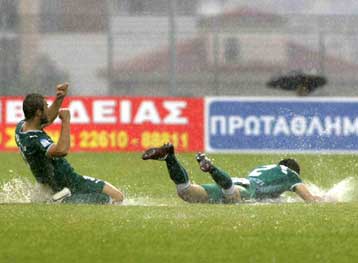 Ο Λεβαδειακός νίκησε… λάσπη και Ηρακλή και πήρε βαθιά βαθμολογική ανάσα