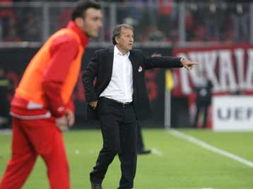 Τα «αιώνια» ντέρμπι κρίνουν τον πρωταθλητή σύμφωνα με τον Ζίκο