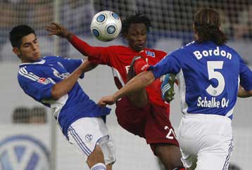 Θρίλερ και 3-3 για Σάλκε και Αμβούργο, «ανοστη» ισοπαλία για Χέρτα και Βόλφσμπουργκ