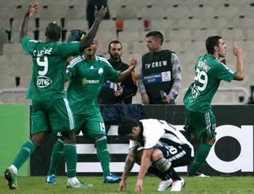 Ο πολυσύνθετος Κατσουράνης επανέφερε τον ΠΑΟ στην κορυφή με νίκη 2-1 επί του ΠΑΟΚ