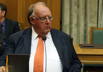 Προβληματισμός στην κυβέρνηση για επικοινωνιακές αστοχίες