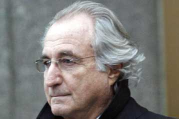 Νεκρός στην πισίνα του βρέθηκε συνεργάτης του Μπέρναρντ Μάντοφ