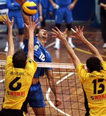 Ο Πανελλήνιος… προσγείωσε απότομα τον Αρη με 3-0 σετ