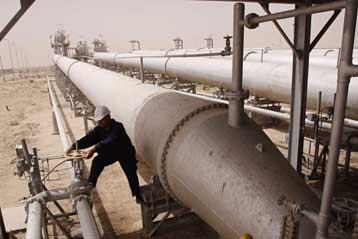 Να αμβλύνει τους φόβους για πετρέλαιο πάνω από τα 100 δολάρια επιχειρεί ο ΟΠΕΚ