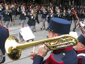 Κυκλοφοριακές ρυθμίσεις σε Αθήνα-Θεσσαλονίκη για τη μαθητική και στρατιωτική παρέλαση