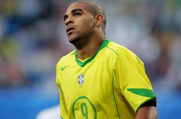 Στο προσκήνιο ξανά το όνομα του Αντριάνο για τον ΟΣΦΠ