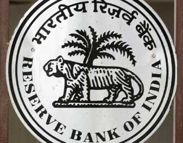 Η Ινδία αποσύρει σταδιακά τα μέτρα στήριξης της οικονομίας