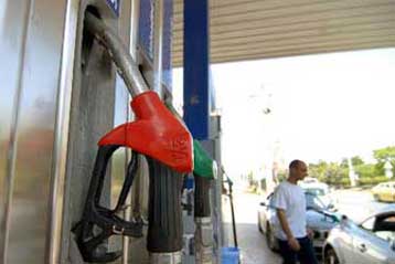 Κατά 2,5% αυξήθηκε η μέση τιμή της αμόλυβδης βενζίνης