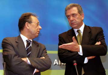 Νέος γύρος αντιπαράθεσης στη ΝΔ μετά τη δημοσιοποίηση της συμφωνίας των «4»