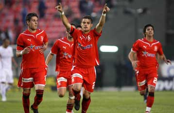 Ο Πανσερραϊκός «σαψάλωσε» τον Ολυμπιακό και πήρε την πρόκριση στους «16»