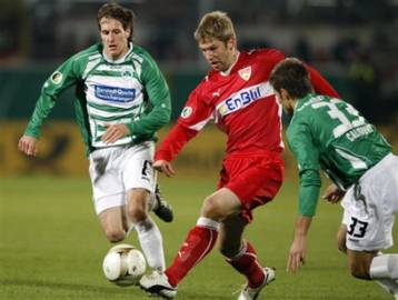 Αποκλεισμός για Στουτγάρδη, τρίζει η… καρέκλα του Μπάμπελ