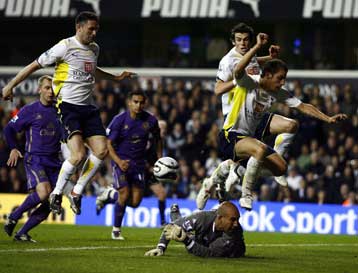 Η Τότεναμ απέκλεισε την Έβερτον, πρόκριση για Μάντσεστερ Γ.