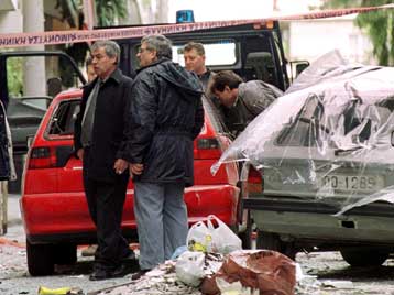 Επίθεση με βόμβα σε σύνδεσμο φιλάθλων του Ολυμπιακού στο Παγκράτι