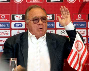 «Όχι» από Κόκκαλη για ένσταση σε… στιγμιαίο λάθος