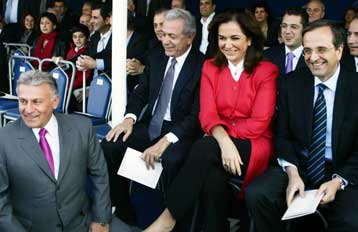 Σε «ανακωχή» λόγω της Εθνικής Επετείου οι τέσσερις υποψήφιοι της ΝΔ