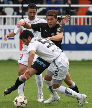 Ο Παπάζογλου χάρισε τη νίκη-πρόκριση στους «16» απέναντι στον ΟΦΗ