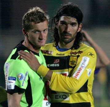 Δεν άντεξε μέχρι τέλους ο Ασπρόπυργος και έτσι ο Αρης πήρε την πρόκριση